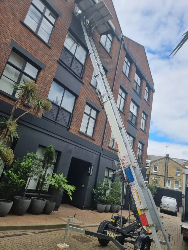 Elevadores monta muebles en Cases Altes